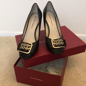 Ellen Tracy heels